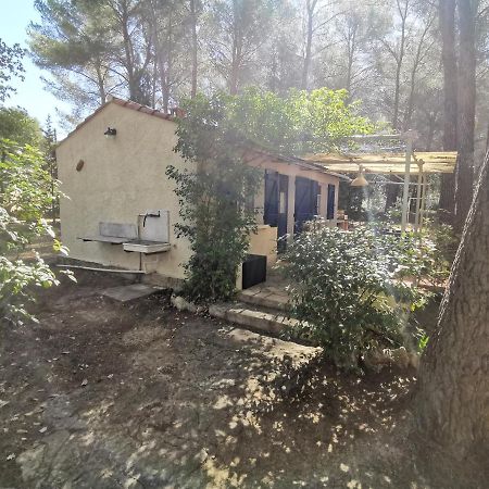 Maisonnette En Pleine Nature Le Beausset Exterior foto